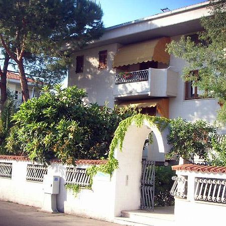 Hotel Bristol Pineto Extérieur photo