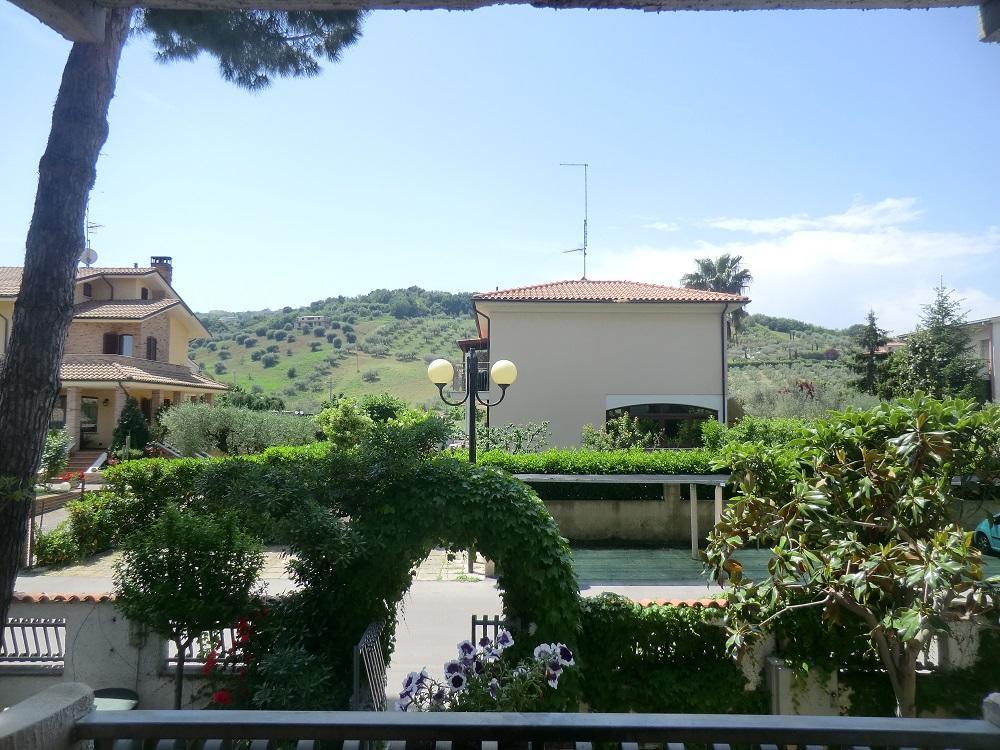 Hotel Bristol Pineto Extérieur photo