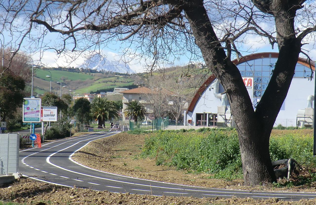 Hotel Bristol Pineto Extérieur photo